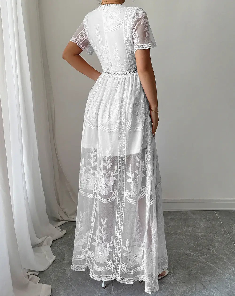 Vestido largo blanco ibicenco encaje parte trasera