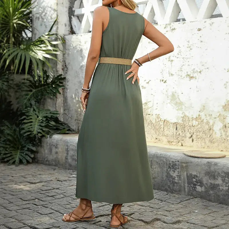Vestido Verde Algodón LETICIA con botones centrales y apertura en la falda, Colección Primavera 2024.