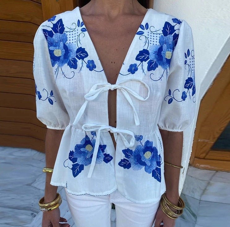 Blusa Blanca Flores Azules Escote Nudos AMELIE