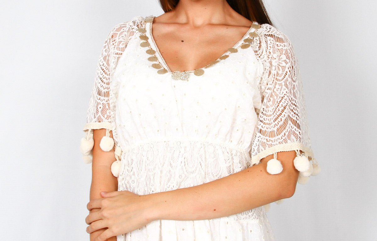 Vestido Ibicenco Boho Blanco Corto Adornos Dorados DELIA